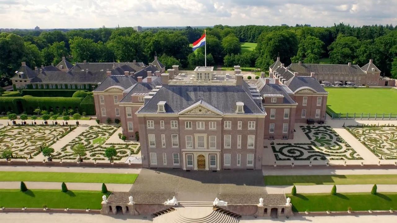 Sfeervolle Chalet Op De Veluwe In Hoenderloo Exterior photo