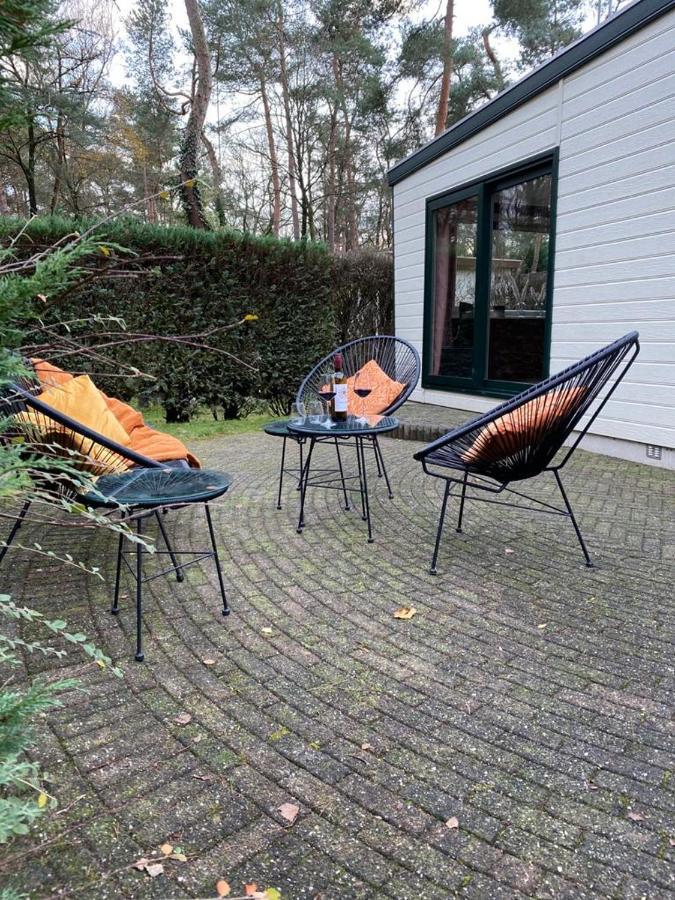 Sfeervolle Chalet Op De Veluwe In Hoenderloo Exterior photo
